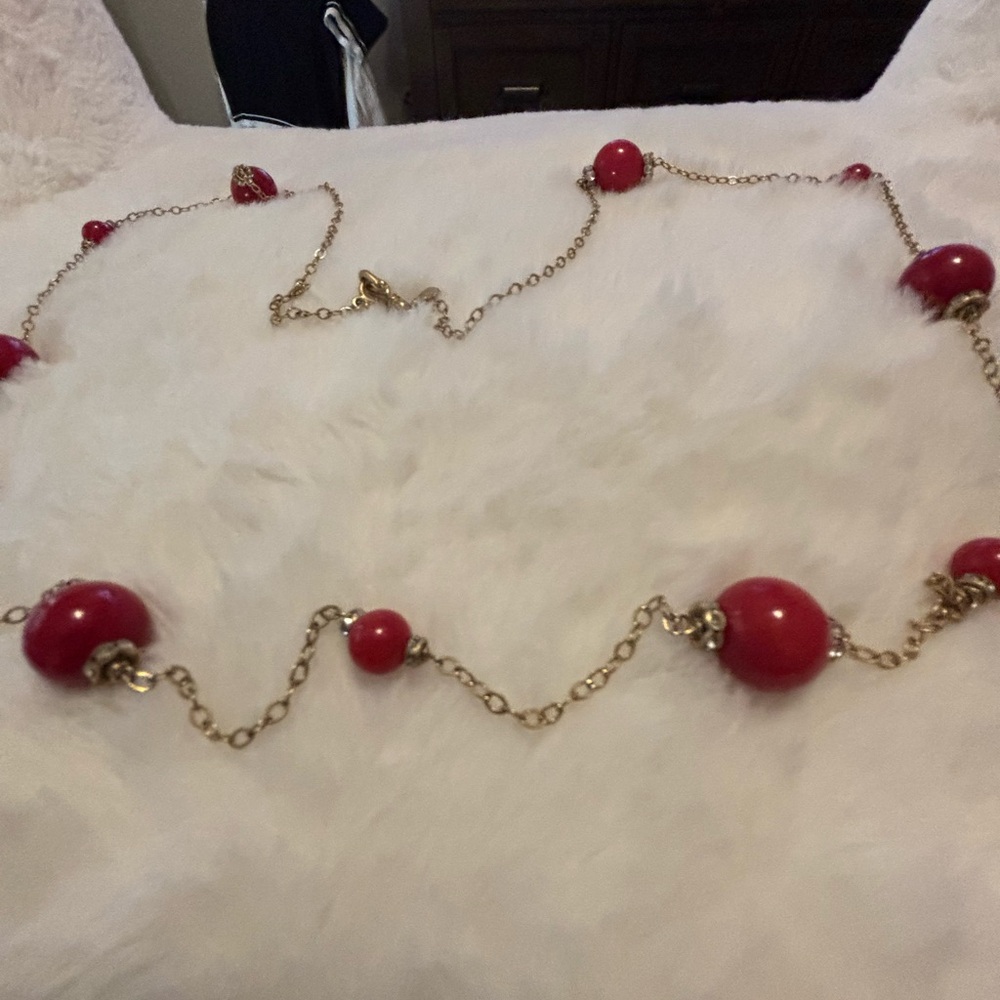 Elegant Red Beaded Necklace - Picture 7 of 10